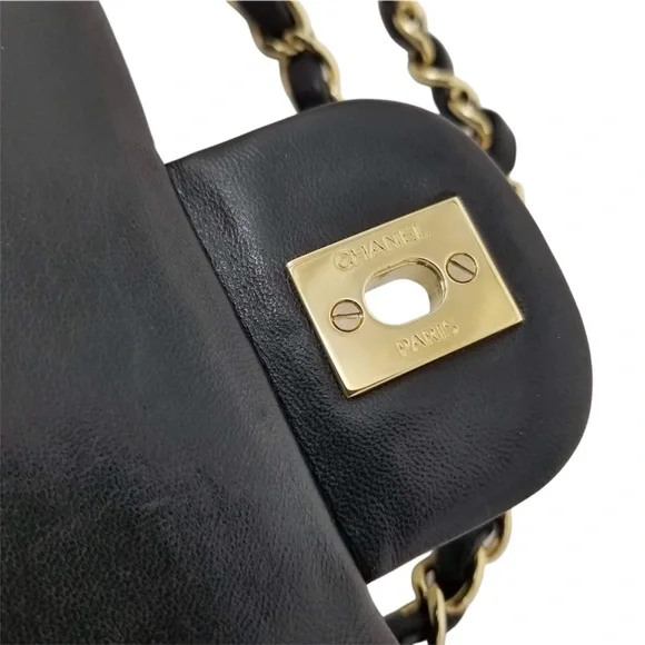 Chanel Medium Classic Flap Bag - Picture 12 of 15